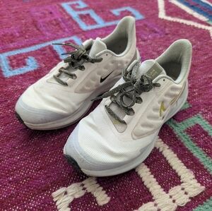 Nike Air Winflo Shield Unique Cream Color